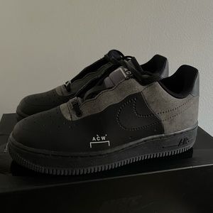 A Cold Wall x Nike Air Force 1s
Men’s 6 Women’s 7.5